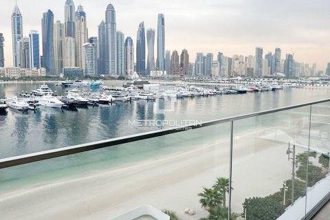 Apartment de 3 dormitorios en EMAAR Beachfront, UAE No. 39940