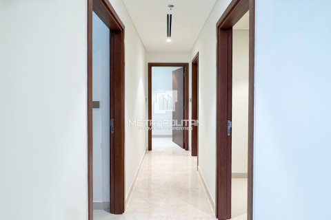 Apartment de 3 dormitorios en EMAAR Beachfront, UAE No. 39940 12