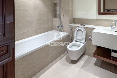 Apartment de 3 dormitorios en EMAAR Beachfront, UAE No. 39940 17