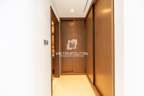 Appartement de 2 chambres à EMAAR Beachfront, UAE No. 77793 4