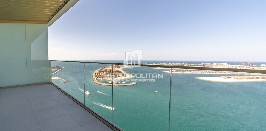 Appartement de 2 chambres à EMAAR Beachfront, UAE No. 77793