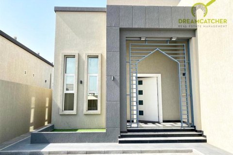 3 bedrooms Villa in Al Hamra Village, UAE No. 20182