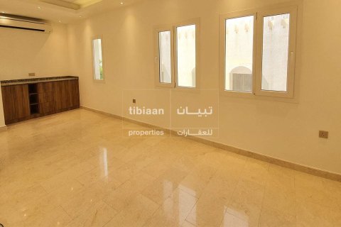 4 bedrooms Villa in Muscat, Oman No. 54019 8