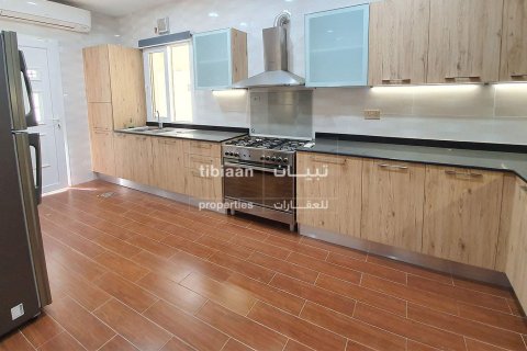 4 bedrooms Villa in Muscat, Oman No. 54019 17
