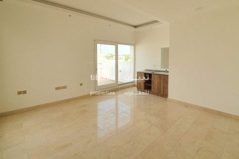 4 bedrooms Villa in Muscat, Oman No. 54019 4