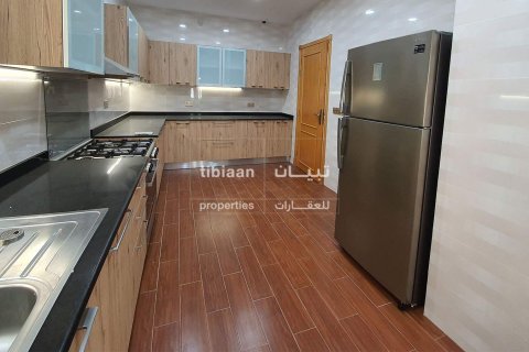 4 bedrooms Villa in Muscat, Oman No. 54019 16