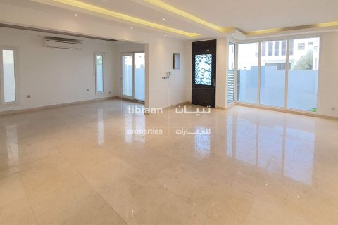 4 bedrooms Villa in Muscat, Oman No. 54019 19