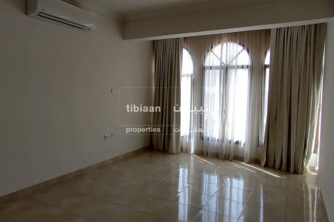 400m² Villa in Muscat, Oman No. 54017 8