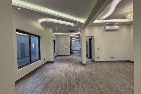 6 bedrooms Villa in Khobar, Saudi Arabia No. 60197 9