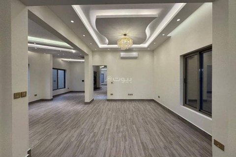 6 bedrooms Villa in Khobar, Saudi Arabia No. 60197 6
