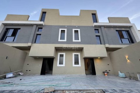 4 bedrooms Apartment in Riyadh, Saudi Arabia No. 60193