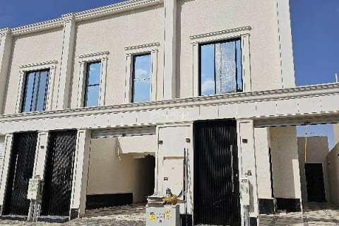3 bedrooms Apartment in Riyadh, Saudi Arabia No. 60198