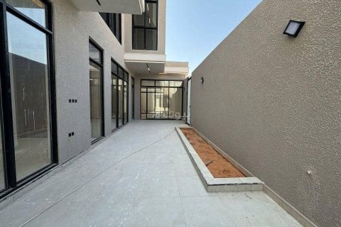 Villa de 6 dormitorios en Riyadh, Saudi Arabia No. 60194 8