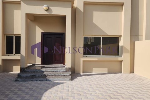 Villa de 6 dormitorios en Doha, Qatar No. 60994 8