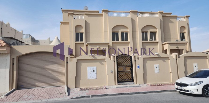 Villa de 6 dormitorios en Doha, Qatar No. 60994