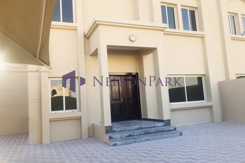 Villa de 6 dormitorios en Doha, Qatar No. 60994 4