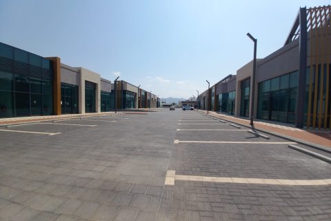 50m² Commercial property in Muscat, Oman No. 54611 4