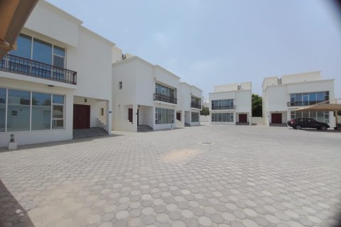 6 bedrooms Villa in Muscat, Oman No. 54613