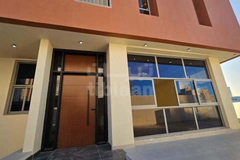 Villa de 3 dormitorios en Al Ansab, Oman No. 53269 3
