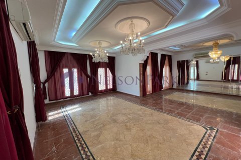 Villa de 4 dormitorios en Doha, Qatar No. 57971 4