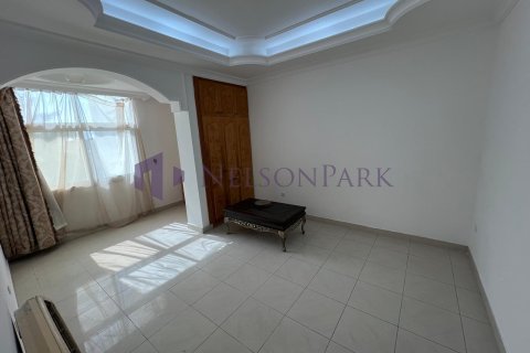 Villa de 4 dormitorios en Doha, Qatar No. 57971 18