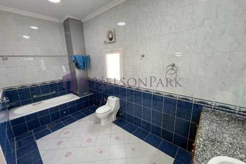 Villa de 4 dormitorios en Doha, Qatar No. 57971 19