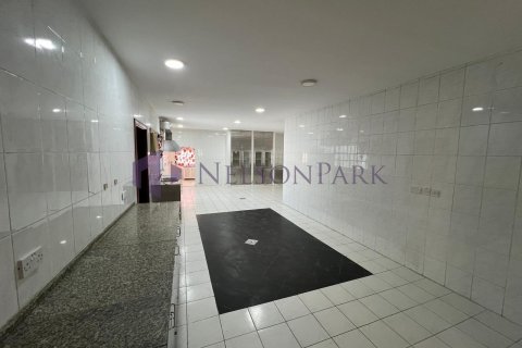 Villa de 4 dormitorios en Doha, Qatar No. 57971 11