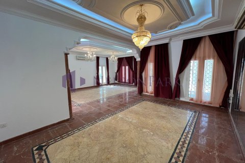 Villa de 4 dormitorios en Doha, Qatar No. 57971 5