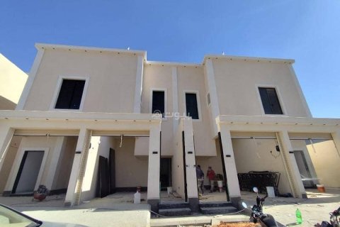 4 bedrooms Apartment in Riyadh, Saudi Arabia No. 60174