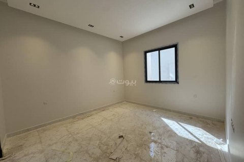 5 bedrooms Villa in Riyadh, Saudi Arabia No. 60177 11