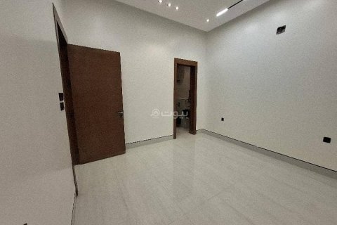 3 bedrooms Apartment in Riyadh, Saudi Arabia No. 60175