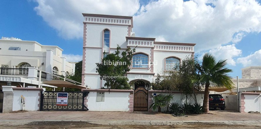 Apartment de 3 dormitorios en As Sib, Oman No. 53724