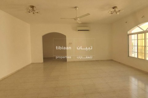 Apartment de 3 dormitorios en As Sib, Oman No. 53724 4