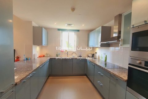 Apartment de 2 dormitorios en Muscat, Oman No. 53722 6