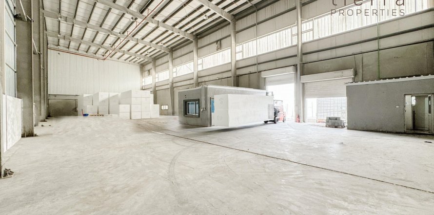 Warehouse de 919.7m² à Dubai, UAE No. 51051