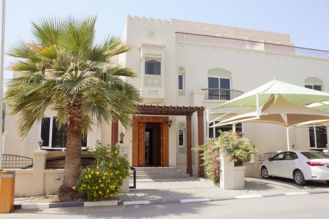 Villa de 7 chambres à Madinat as'Sultan Qaboos, Oman No. 54230 3