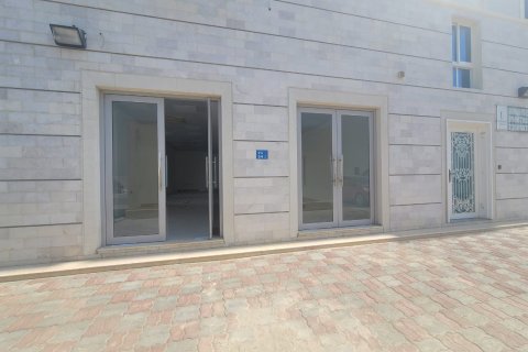 115m² Commercial property in Muscat, Oman No. 54283 3