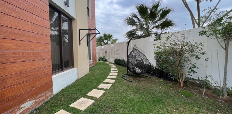 Villa de 3 dormitorios en Bani Jamra, Bahrain No. 58603