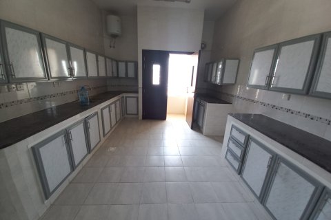 4 bedrooms Villa in Al Qurm, Oman No. 54713 4