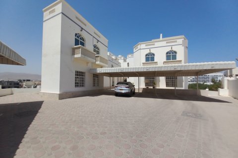 4 bedrooms Villa in Al Qurm, Oman No. 54713