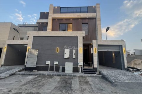 4 bedrooms Apartment in Riyadh, Saudi Arabia No. 61522
