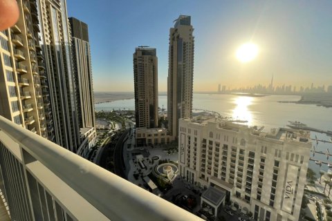 Apartment de 3 dormitorios en Harbour Views 2, UAE No. 1038