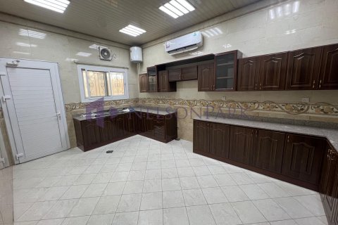7 bedrooms Villa in Umm Salal Mohammed, Qatar No. 58268 10