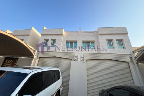7 bedrooms Villa in Umm Salal Mohammed, Qatar No. 58268