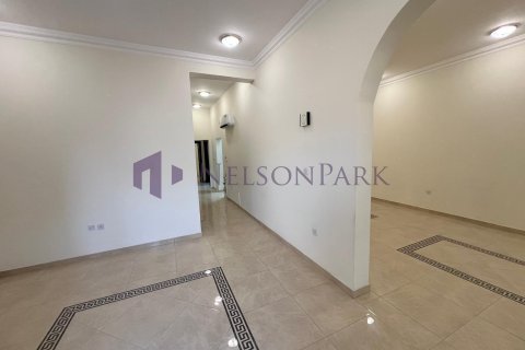 7 bedrooms Villa in Umm Salal Mohammed, Qatar No. 58268 4