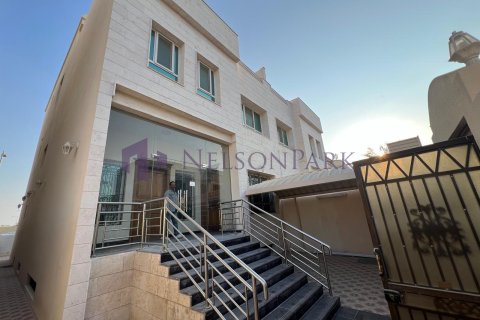 7 bedrooms Villa in Umm Salal Mohammed, Qatar No. 58268 3
