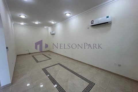 7 bedrooms Villa in Umm Salal Mohammed, Qatar No. 58268 6