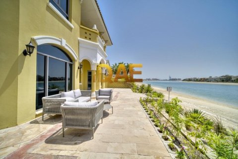 5 bedrooms Villa in Garden Homes Palm Jumeirah, UAE No. 7189