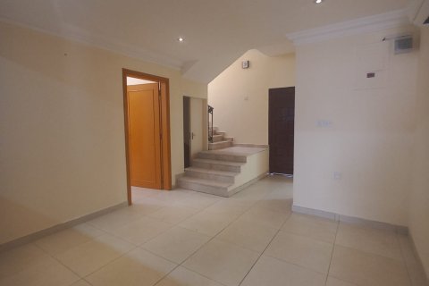 4 bedrooms Villa in Al Qurm, Oman No. 54556 3