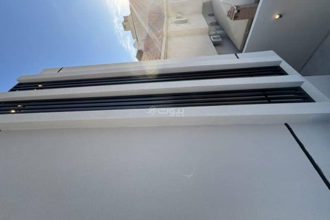 Villa de 5 dormitorios en Riyadh, Saudi Arabia No. 60692 27